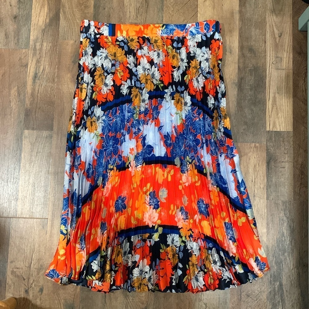 Ruby Rd. Multicolored Floral Pleated Skirt.  Size Medium.